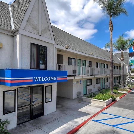 Motel 6 Anaheim Stadium - 오렌지 외부 사진