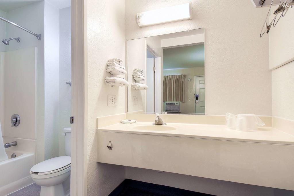 Motel 6 Anaheim Stadium - 오렌지 외부 사진