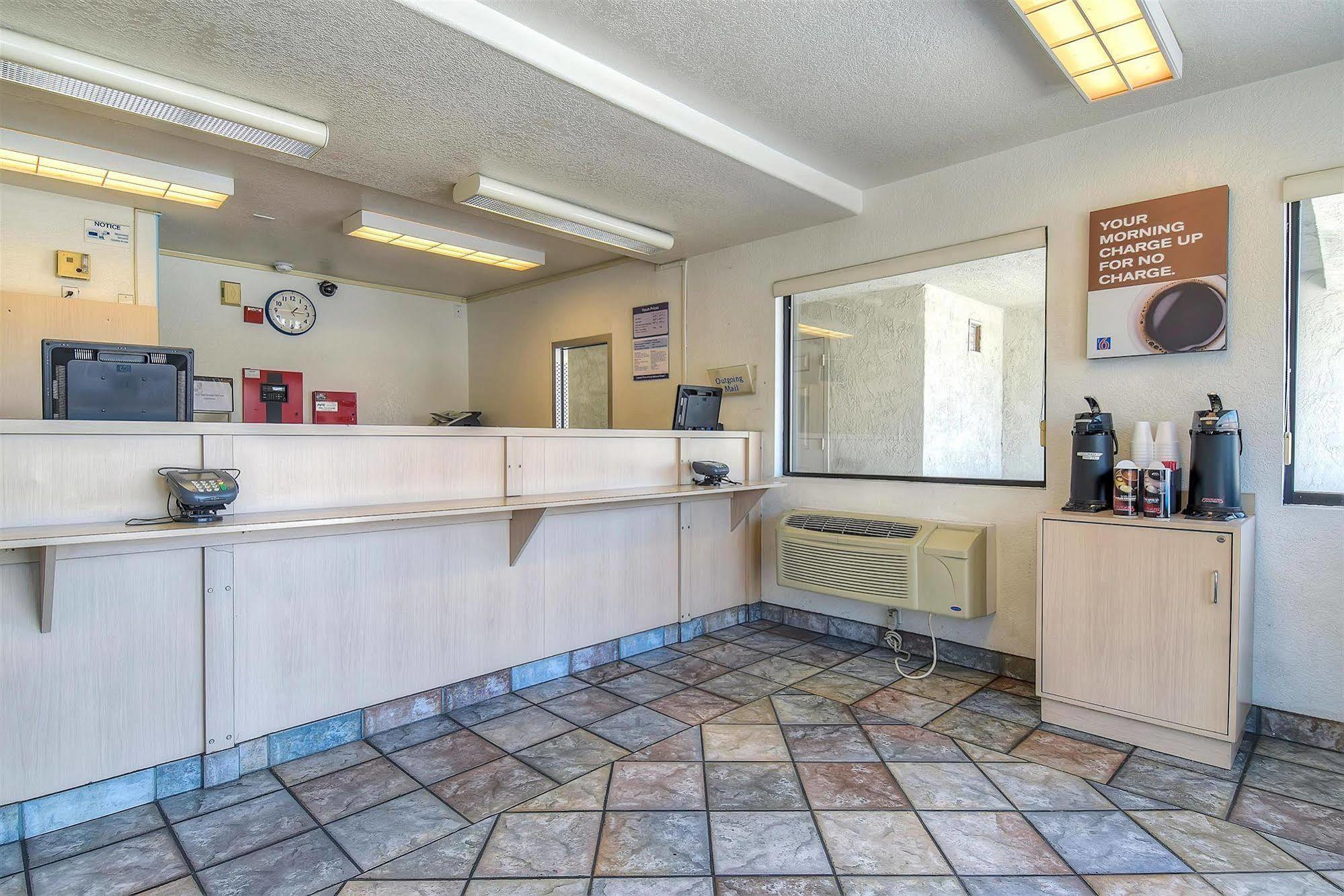 Motel 6 Anaheim Stadium - 오렌지 외부 사진
