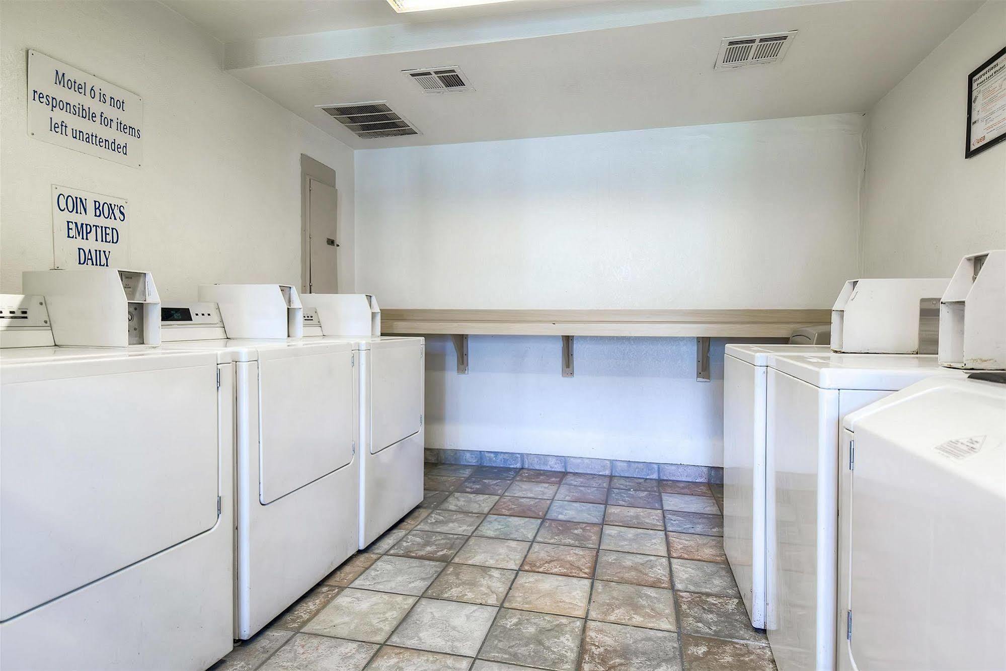 Motel 6 Anaheim Stadium - 오렌지 외부 사진