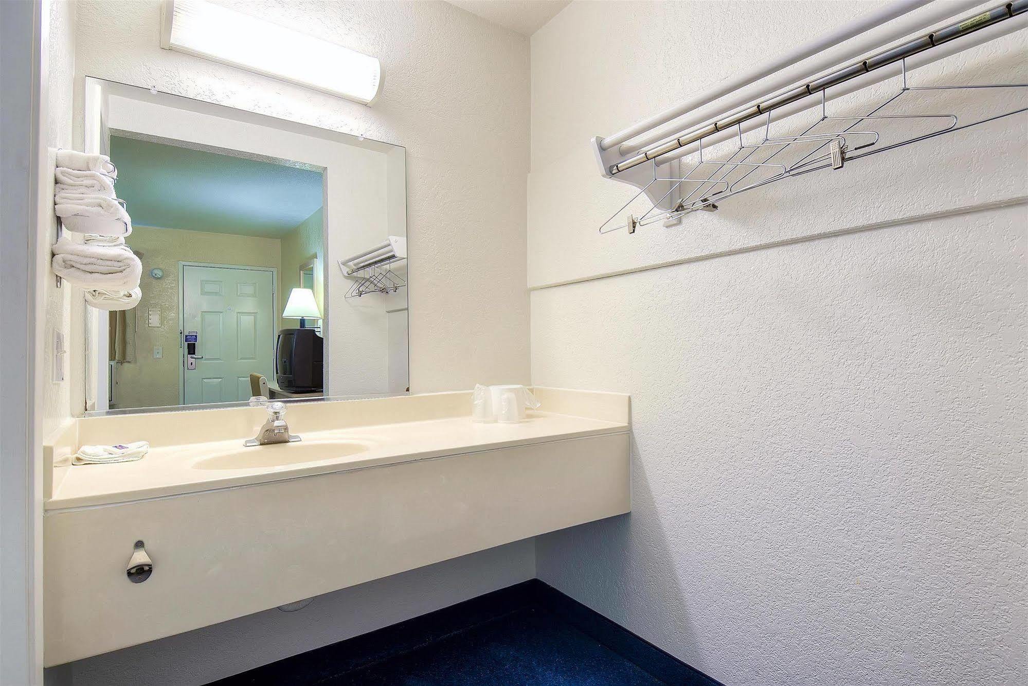 Motel 6 Anaheim Stadium - 오렌지 외부 사진